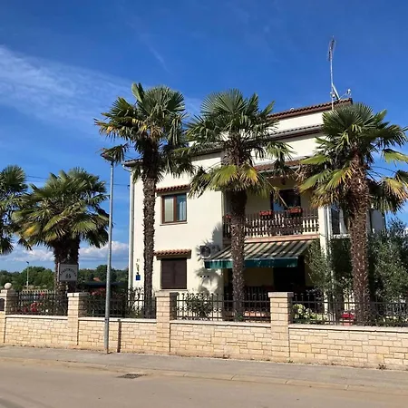 Ap 4- Nur 500 Meter Zum Zentrum By Interhome Funtana